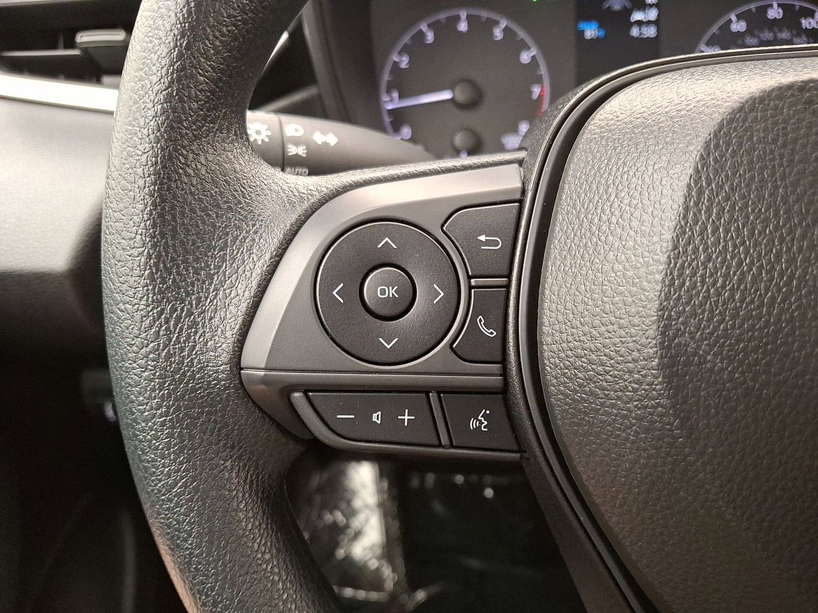 Certified 2025 Toyota Corolla LE w/ LE Premium Package image 17