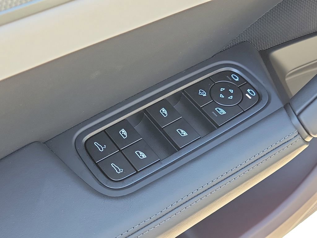 New 2026 Porsche Cayenne image 26