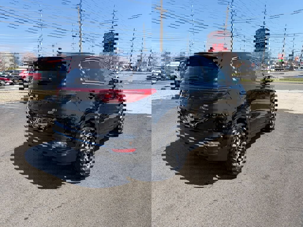 Used 2022 Kia Sportage LX image 7