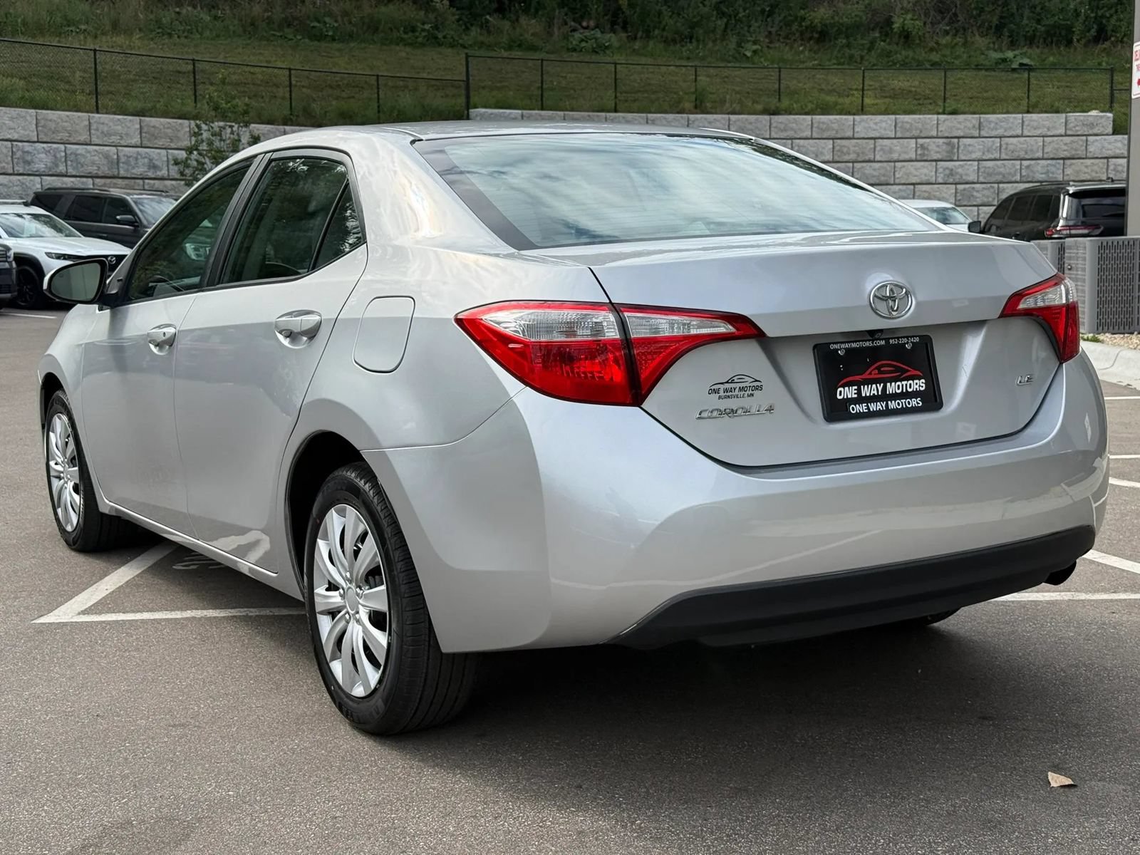 Used 2014 Toyota Corolla LE FWD image 3