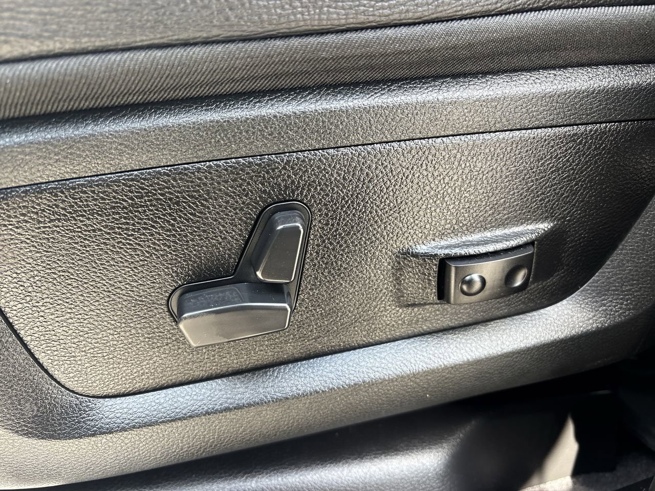 Used 2024 RAM 2500 Limited image 18