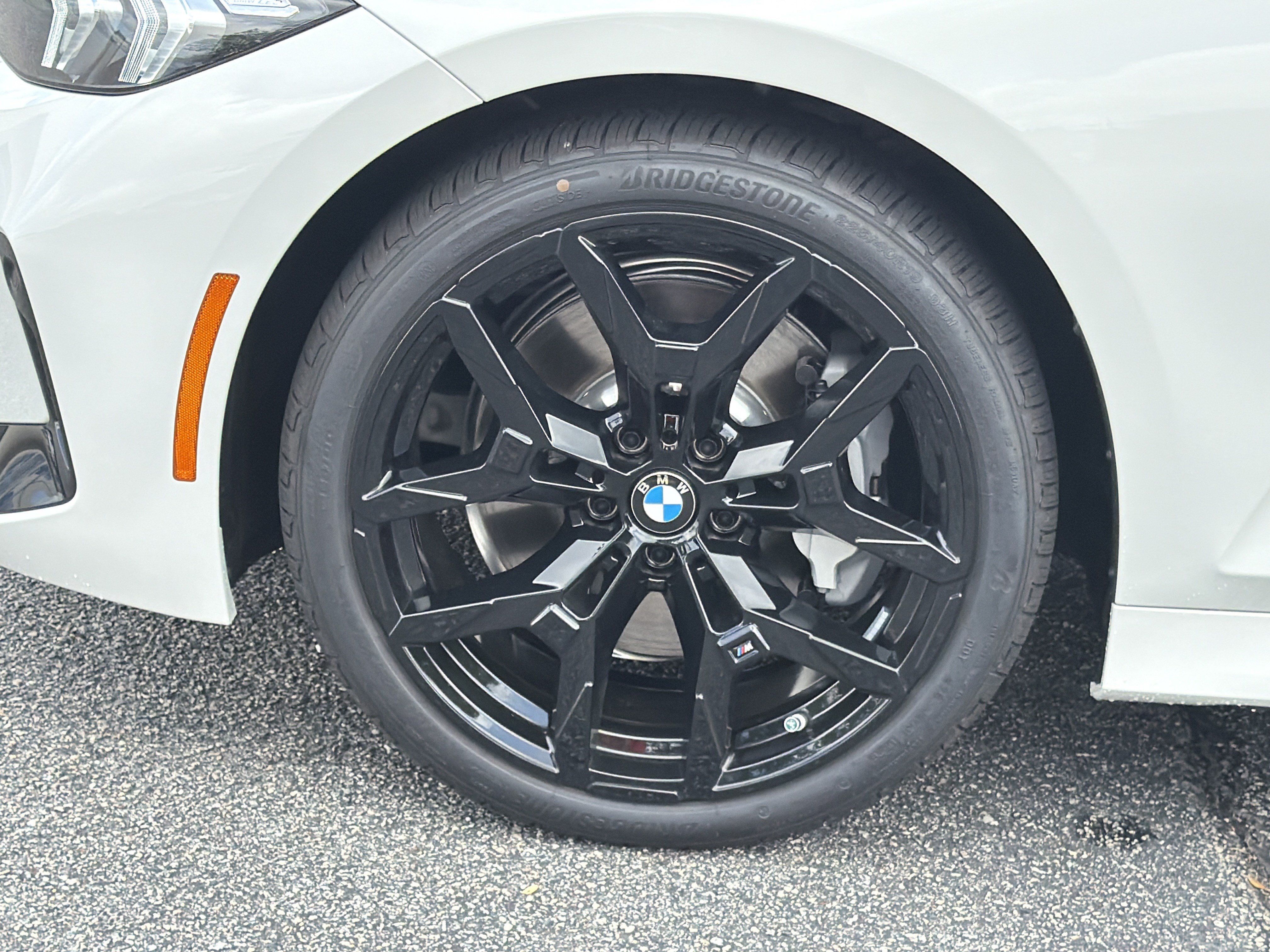 New 2026 BMW 330i Sedan w/ M Sport Package RWD image 29
