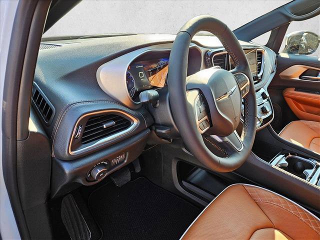 New 2026 Chrysler Pacifica Pinnacle image 3