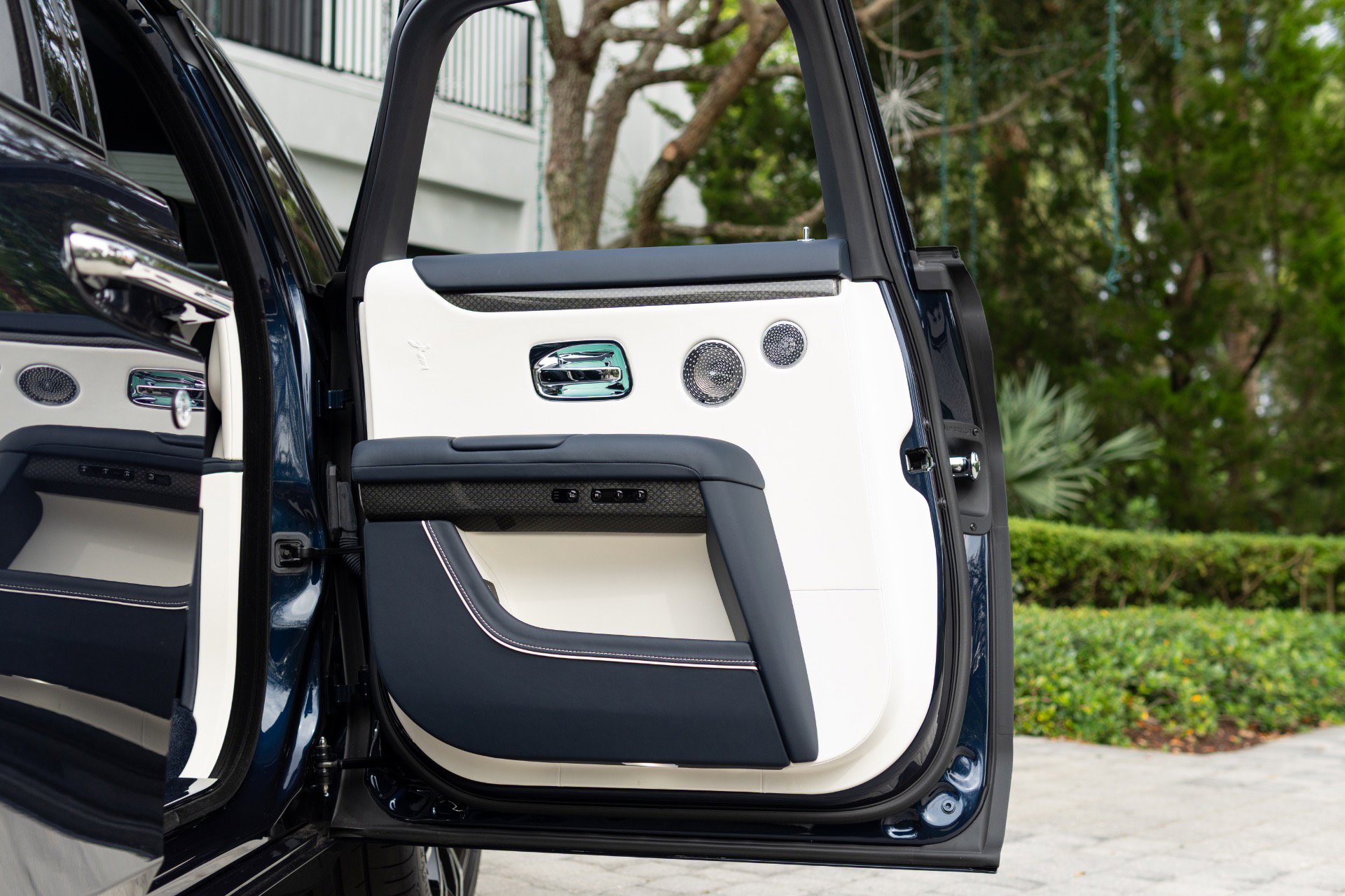 Used 2023 Rolls-Royce Ghost Black Badge w/ Black Badge Ghost Package image 43