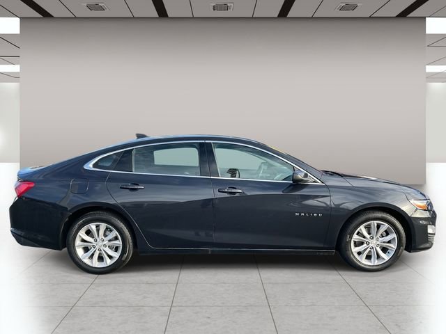 Used 2022 Chevrolet Malibu LT image 2