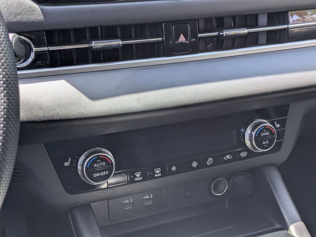 Used 2025 Mitsubishi Outlander SE AWD/4WD image 23