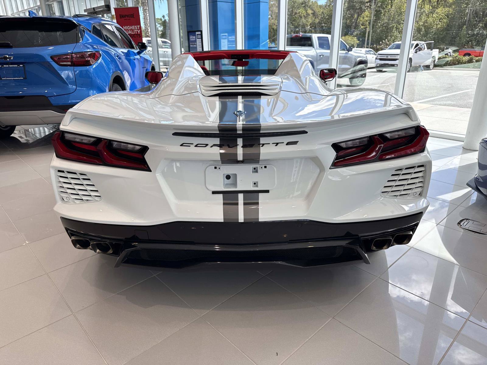 Used 2023 Chevrolet Corvette Stingray Premium Conv w/ Stealth Interior Trim Package RWD image 4