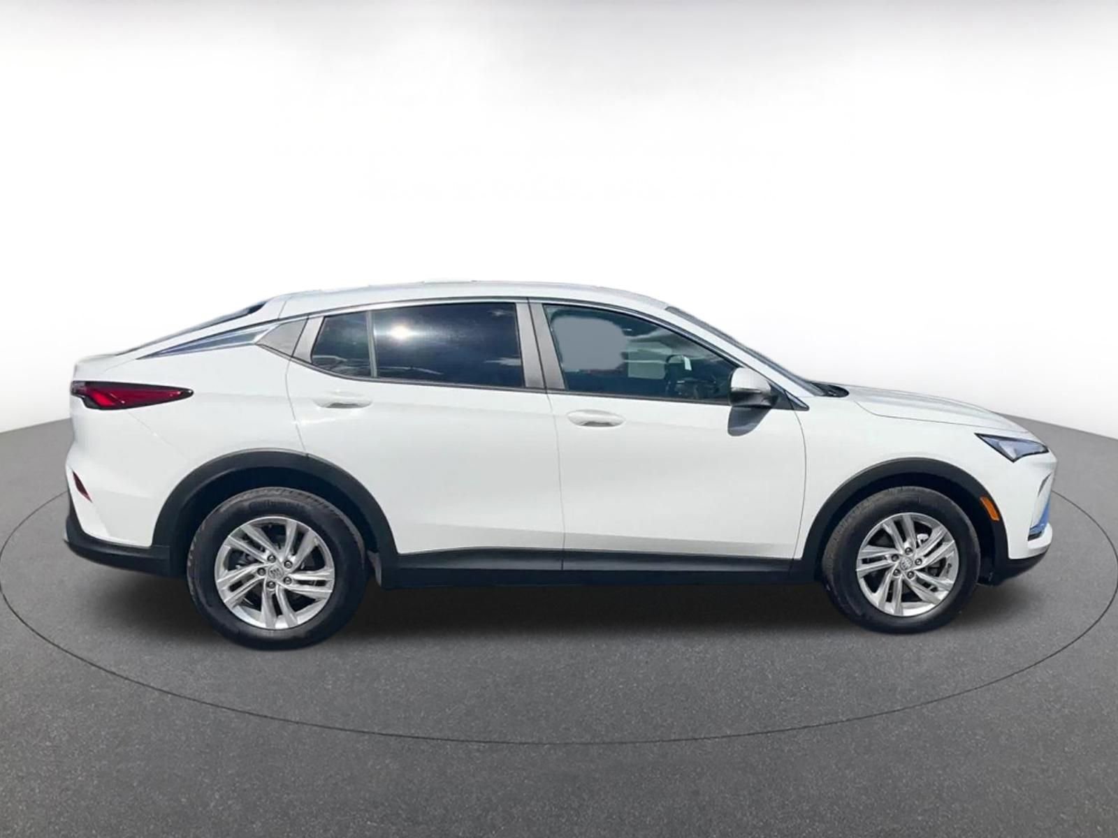 Used 2025 Buick Envista Preferred image 16