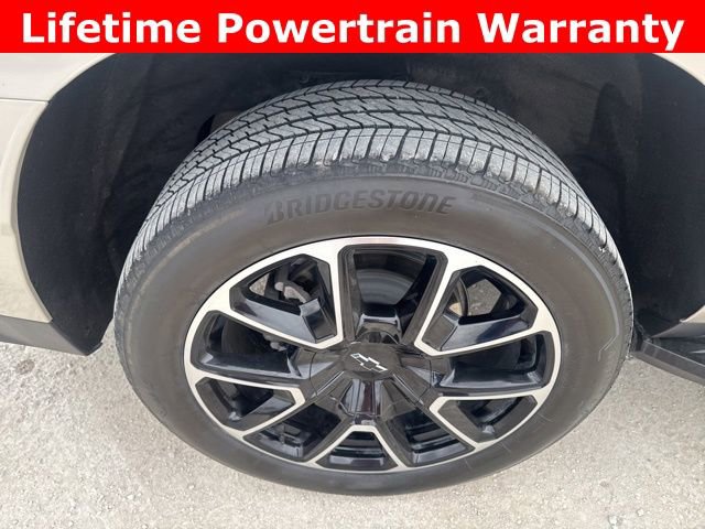 Used 2024 Chevrolet Suburban RST w/ Luxury Package image 32