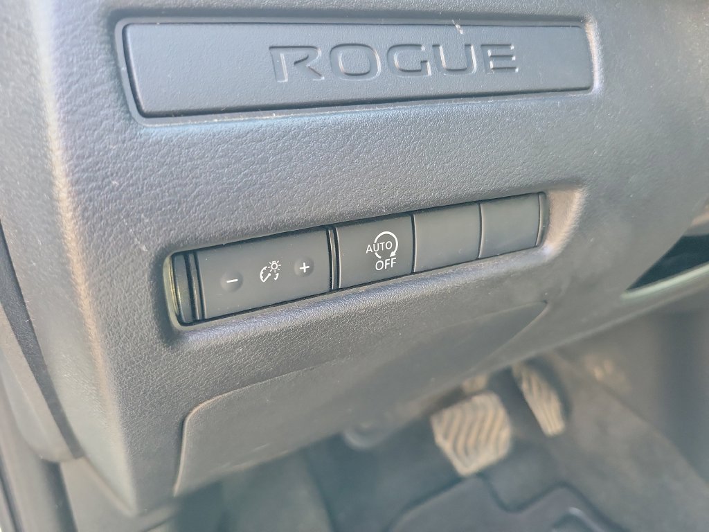 Used 2024 Nissan Rogue S FWD image 23
