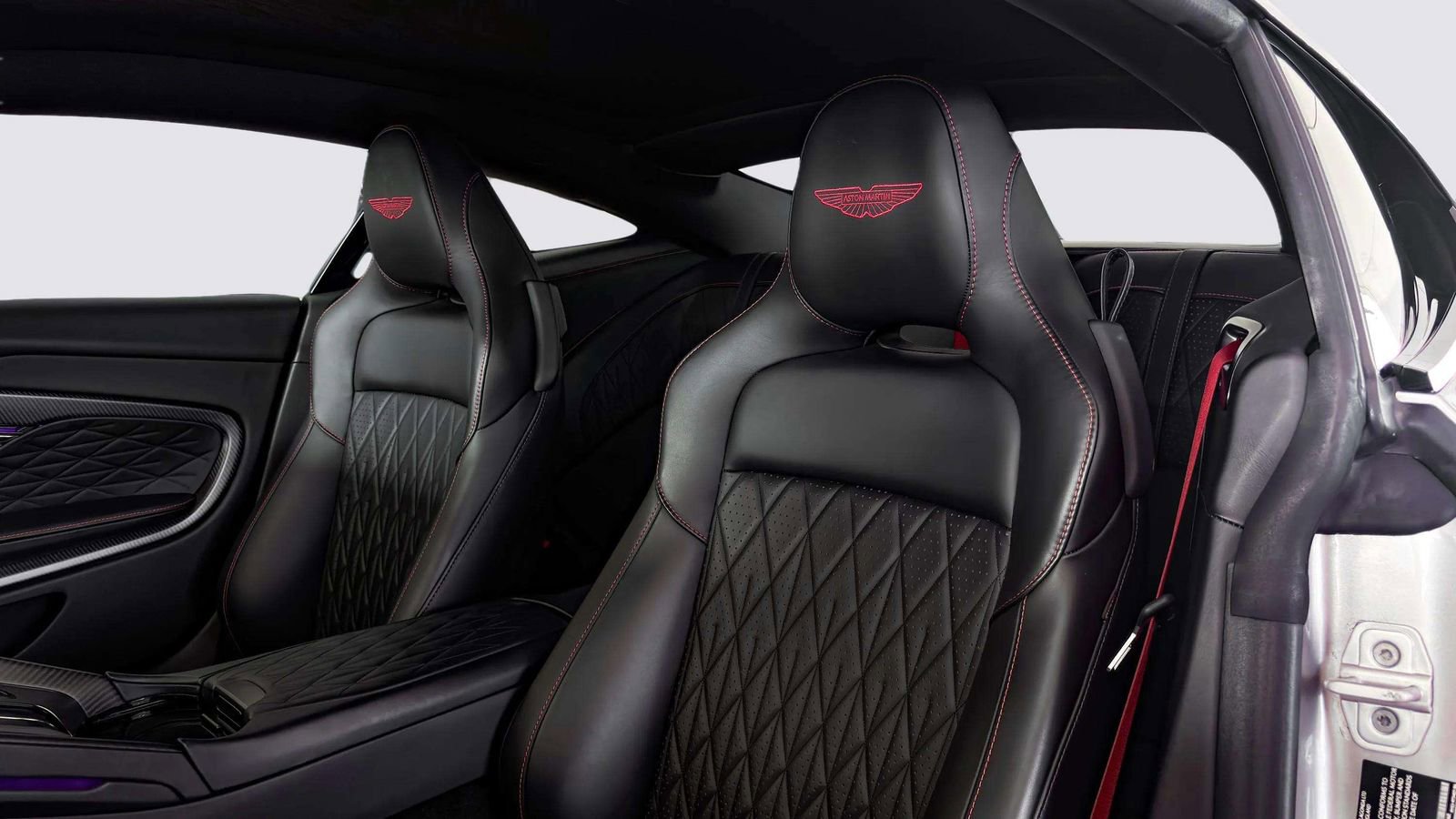 Used 2024 Aston Martin DB12 Coupe image 15