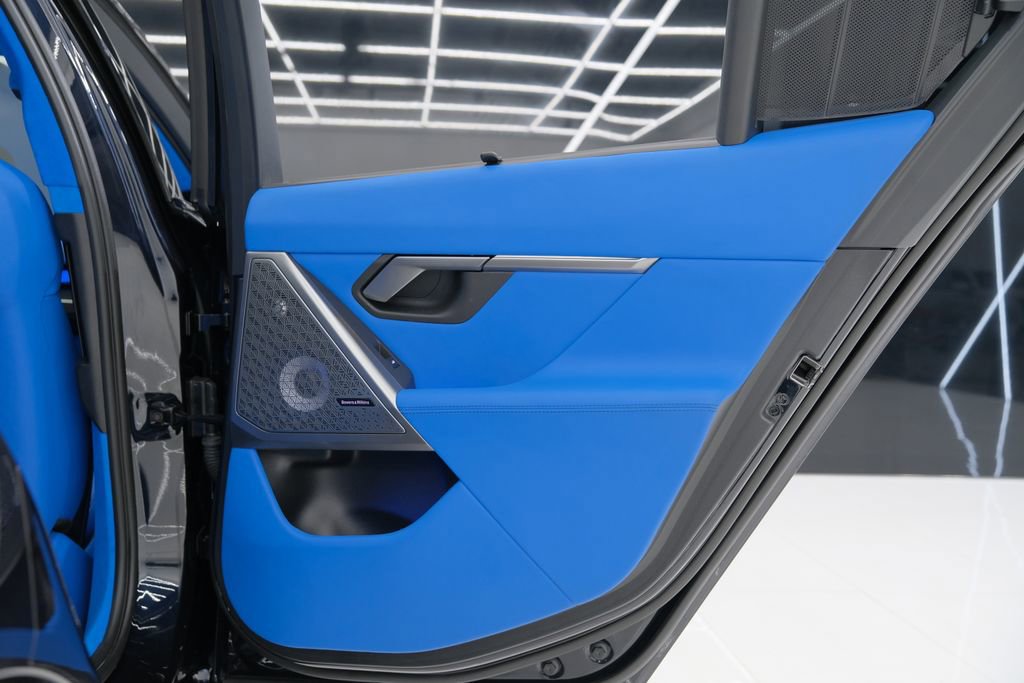 Used 2025 BMW M5 image 45