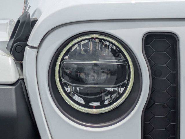 Used 2022 Jeep Wrangler Unlimited Rubicon AWD/4WD image 9