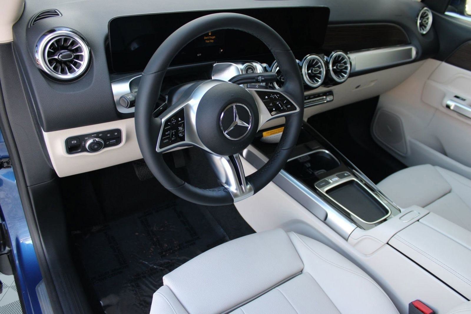 New 2026 Mercedes-Benz GLB 250 image 4