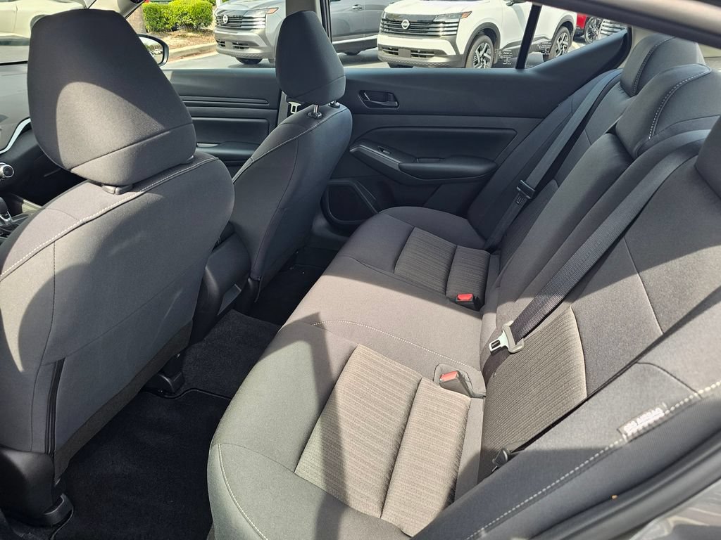 Used 2025 Nissan Altima 2.5 S FWD image 10
