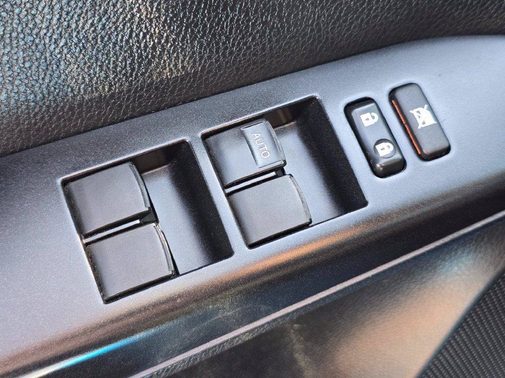 Used 2018 Toyota RAV4 LE w/ All Weather Liner Package FWD image 18