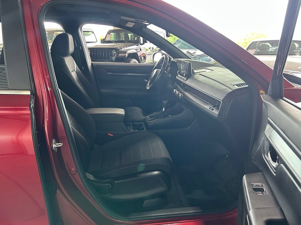 Used 2025 Honda CR-V Sport image 37