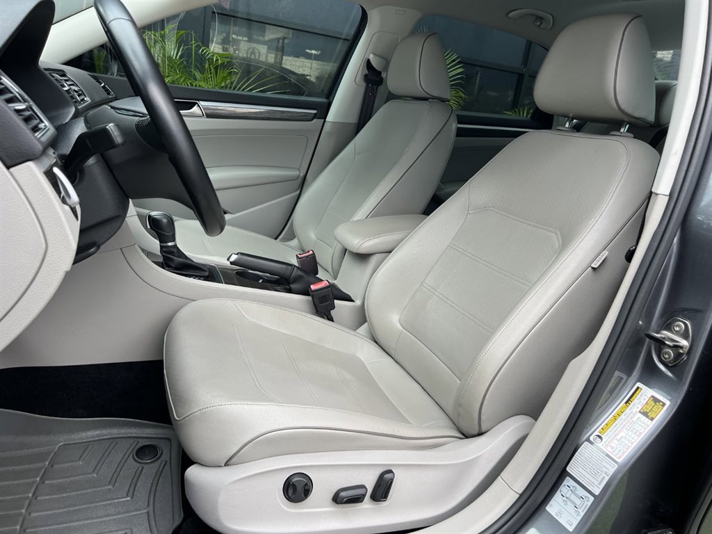 Used 2017 Volkswagen Passat 1.8T SE w/ SE Lighting Package FWD image 14