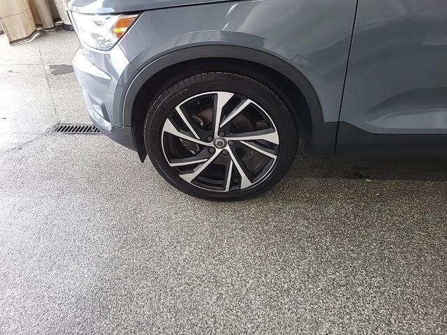 Used 2020 Volvo XC40 T5 R-Design AWD/4WD image 3