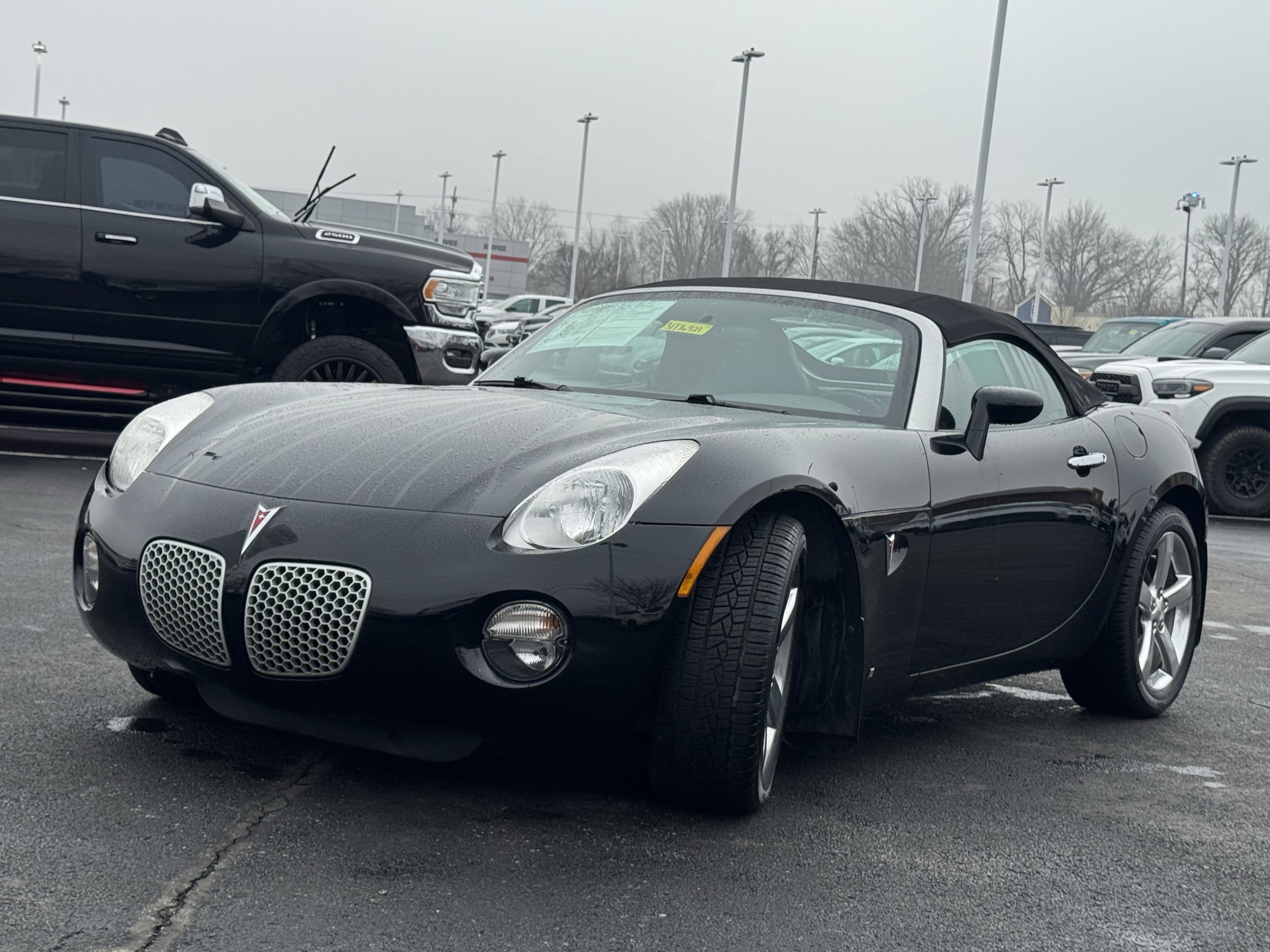 Used 2007 Pontiac Solstice Convertible w/ Premium Package image 15