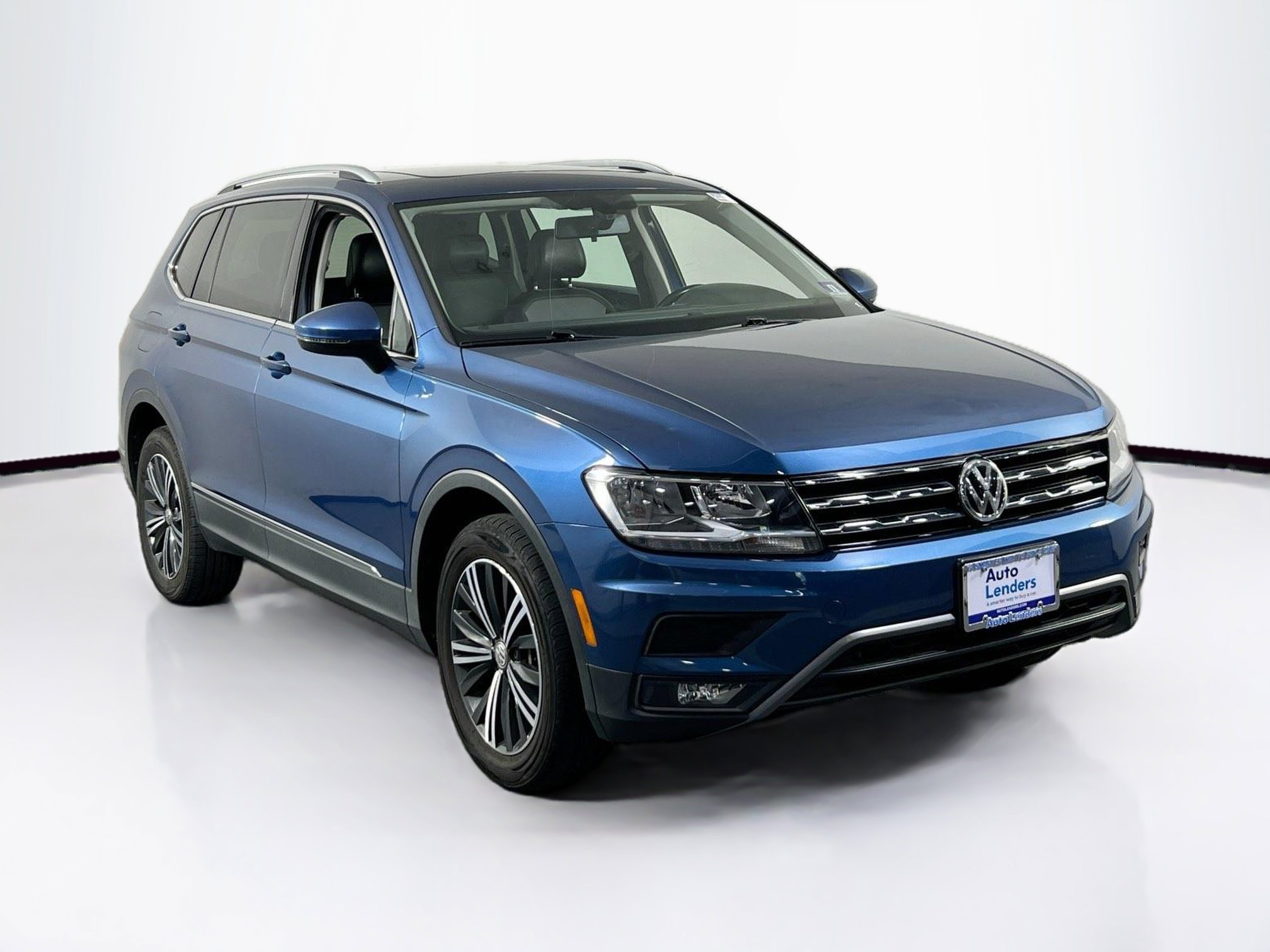 Used 2018 Volkswagen Tiguan SEL image 3