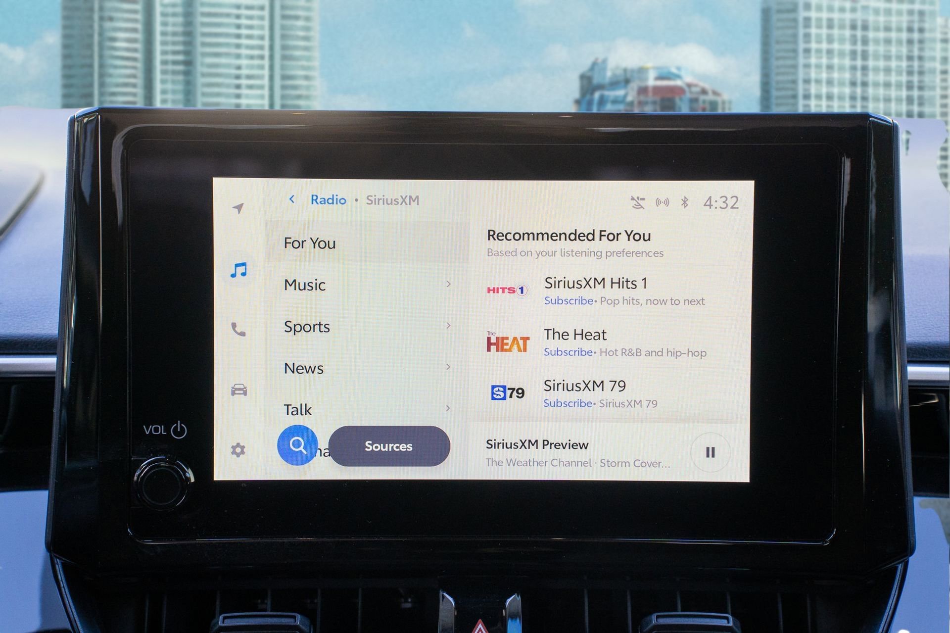 Used 2025 Toyota Corolla LE image 21