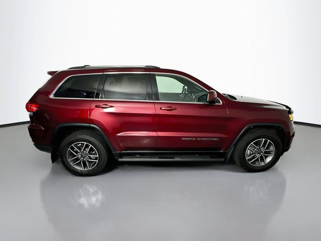Used 2019 Jeep Grand Cherokee Laredo w/ 18" Wheel & 8.4" Radio Group AWD/4WD image 8