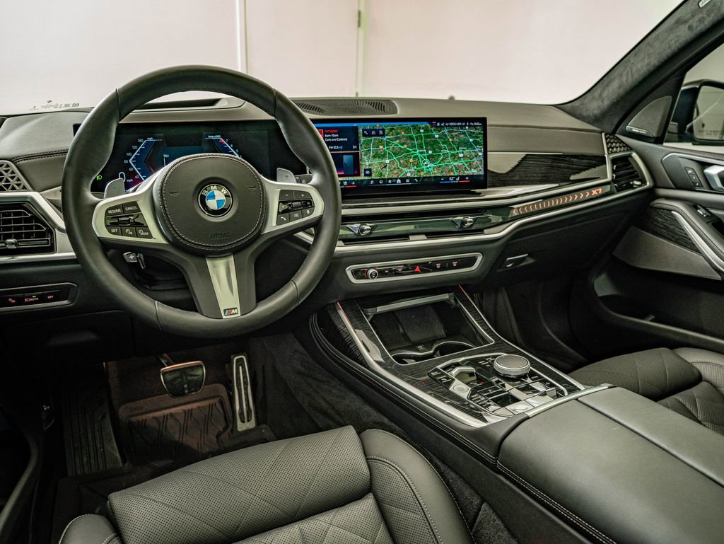Used 2025 BMW X7 xDrive40i w/ M Sport Package AWD/4WD image 28