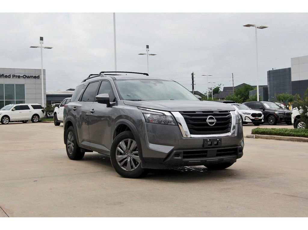 Used 2025 Nissan Pathfinder SV FWD image 1