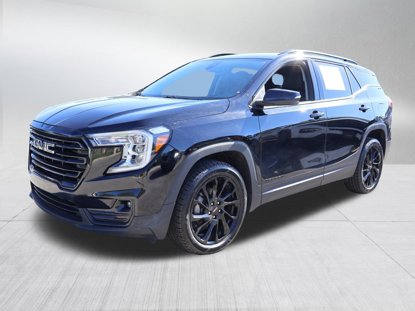 Used 2023 GMC Terrain SLT w/ Elevation Edition AWD/4WD image 3