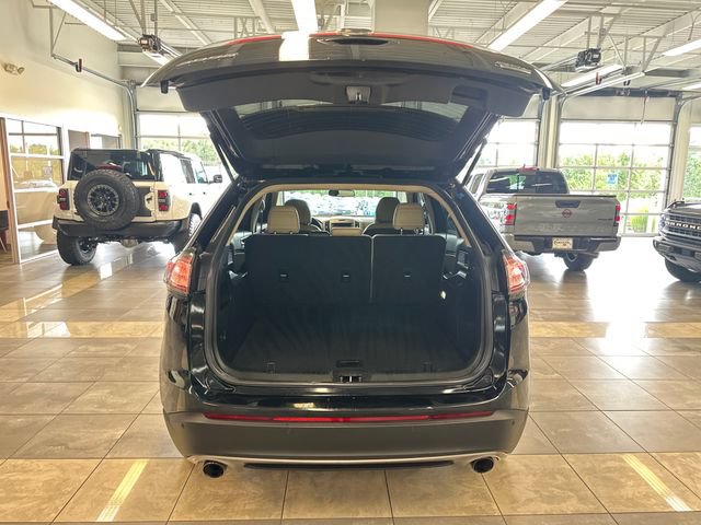 Used 2017 Ford Edge SEL w/ Equipment Group 201A FWD image 28
