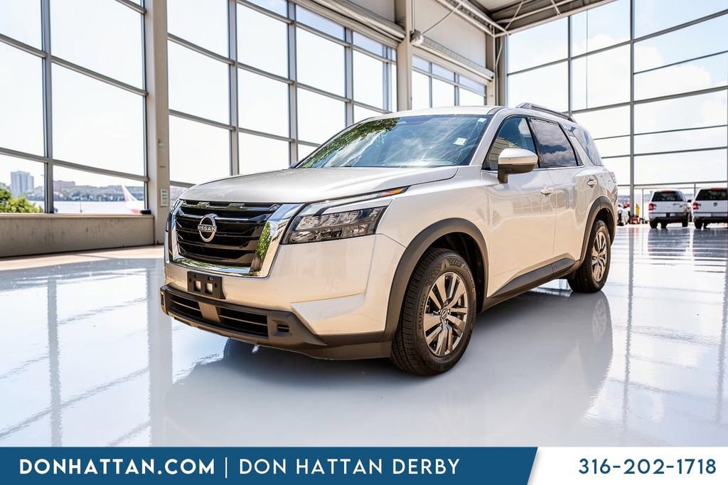 Used 2025 Nissan Pathfinder SV FWD image 26