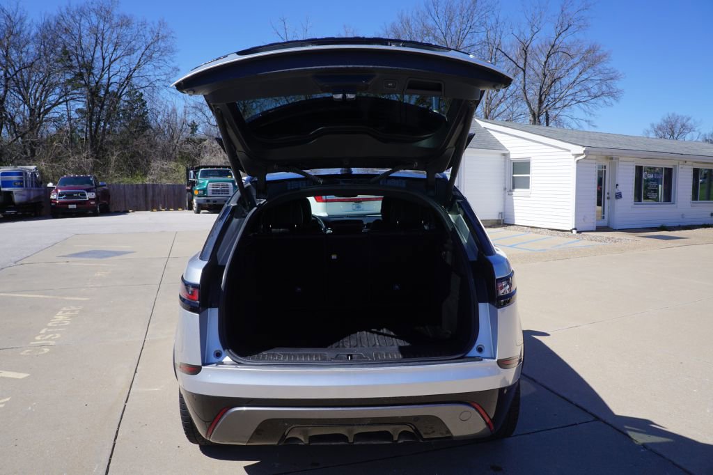 Used 2020 Land Rover Range Rover Velar R-Dynamic S image 5