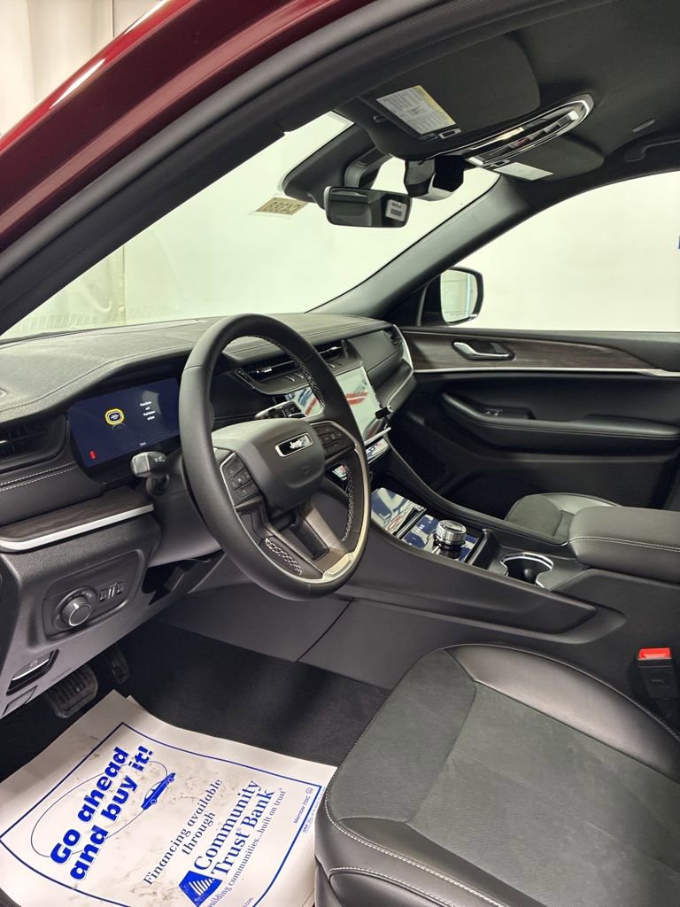 New 2026 Jeep Grand Cherokee Altitude AWD/4WD image 12