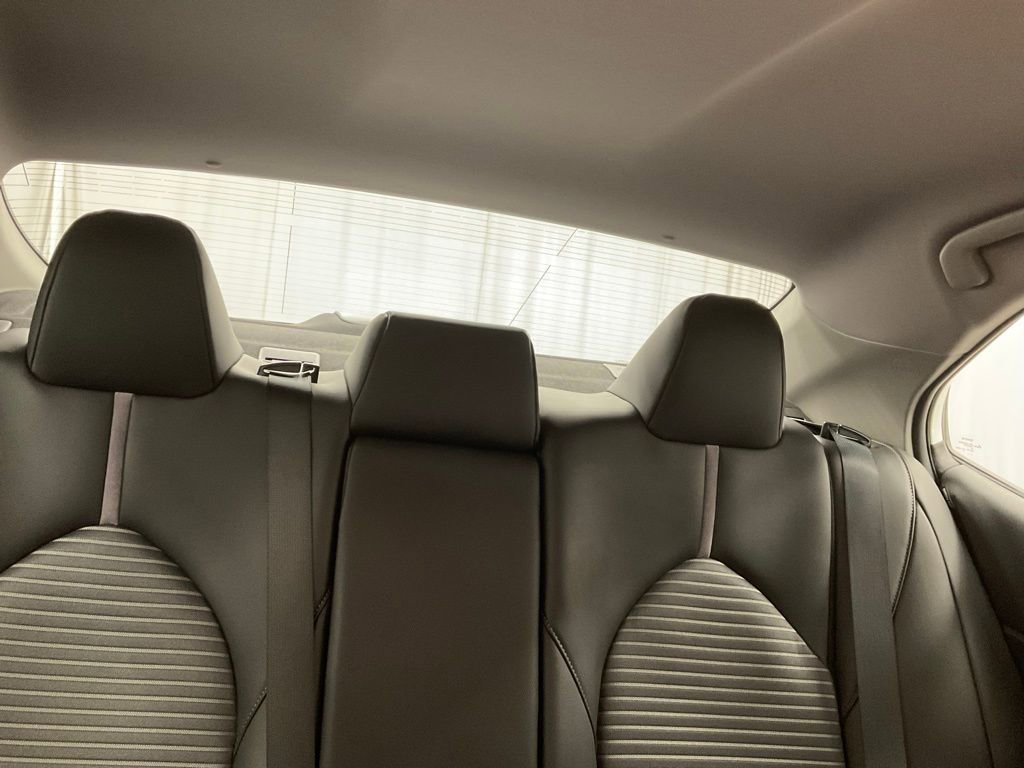 Used 2024 Toyota Camry SE image 26