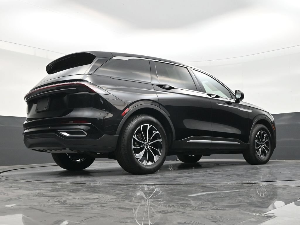 Used 2025 Lincoln Nautilus Premier AWD/4WD image 26