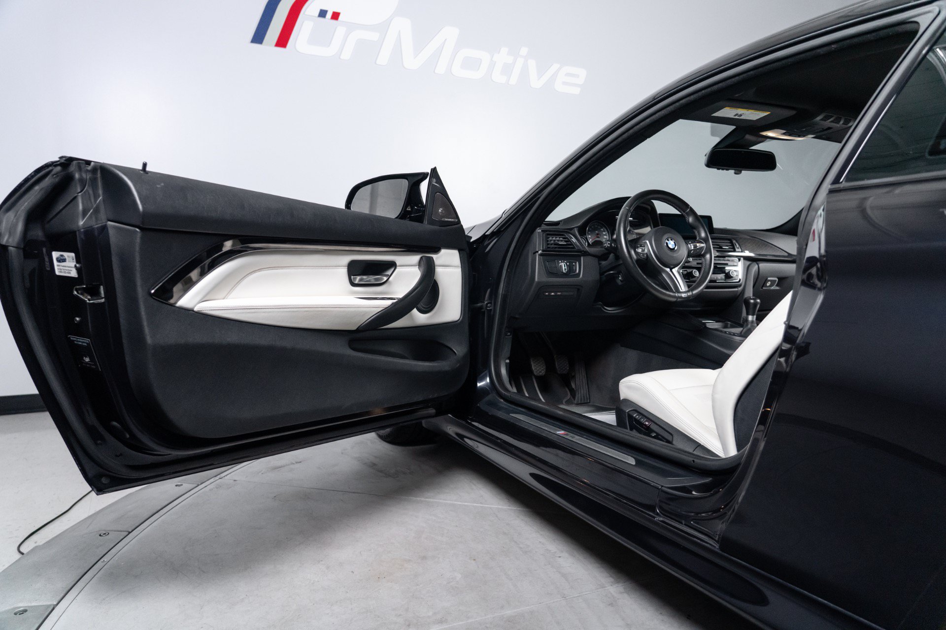 Used 2015 BMW M4 Coupe RWD image 17