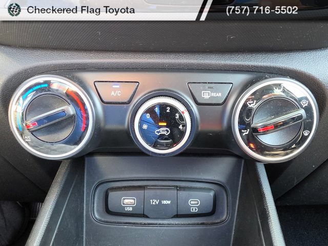 Used 2023 Hyundai Venue SE w/ Cargo Package FWD image 18