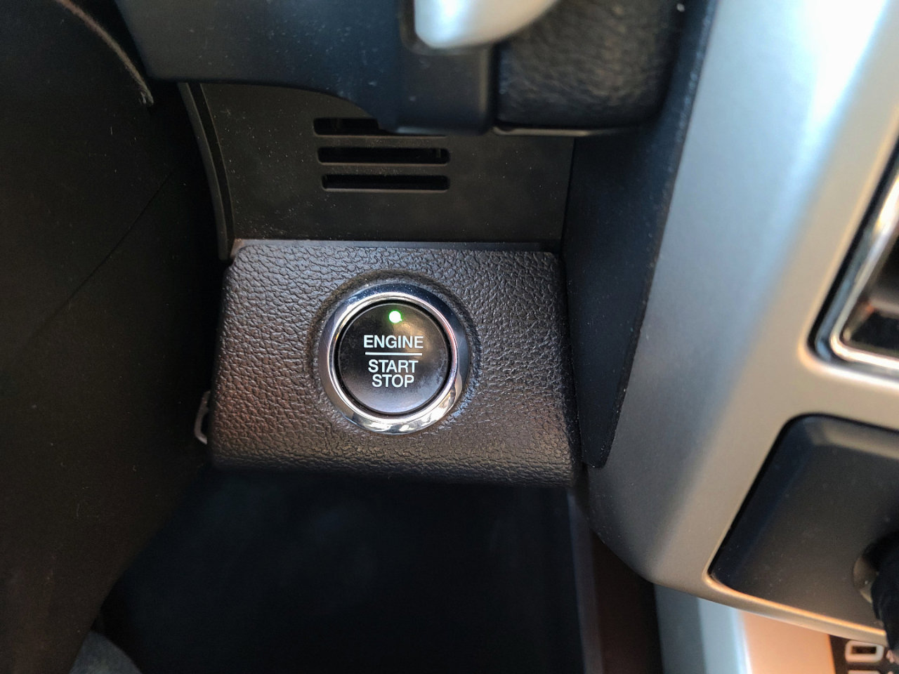 Used 2018 Ford F150 Lariat image 13