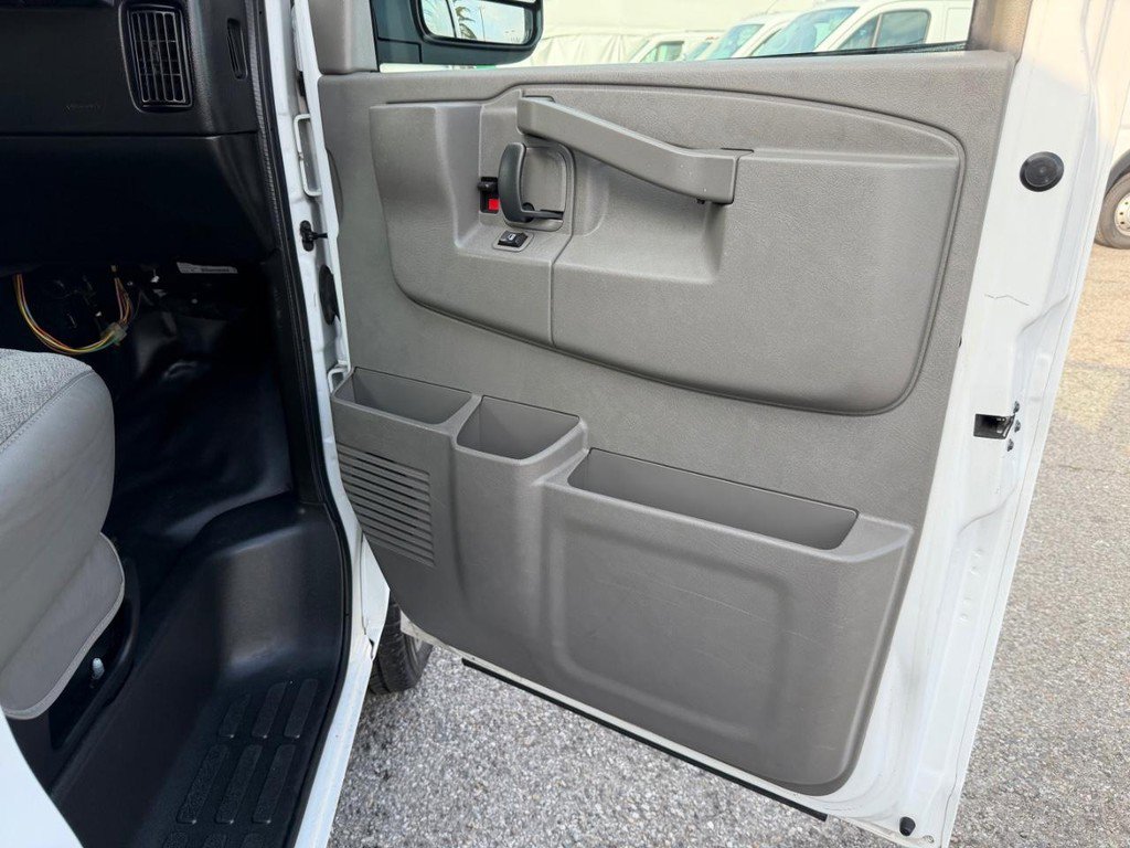 Used 2019 Chevrolet Express 2500 image 19