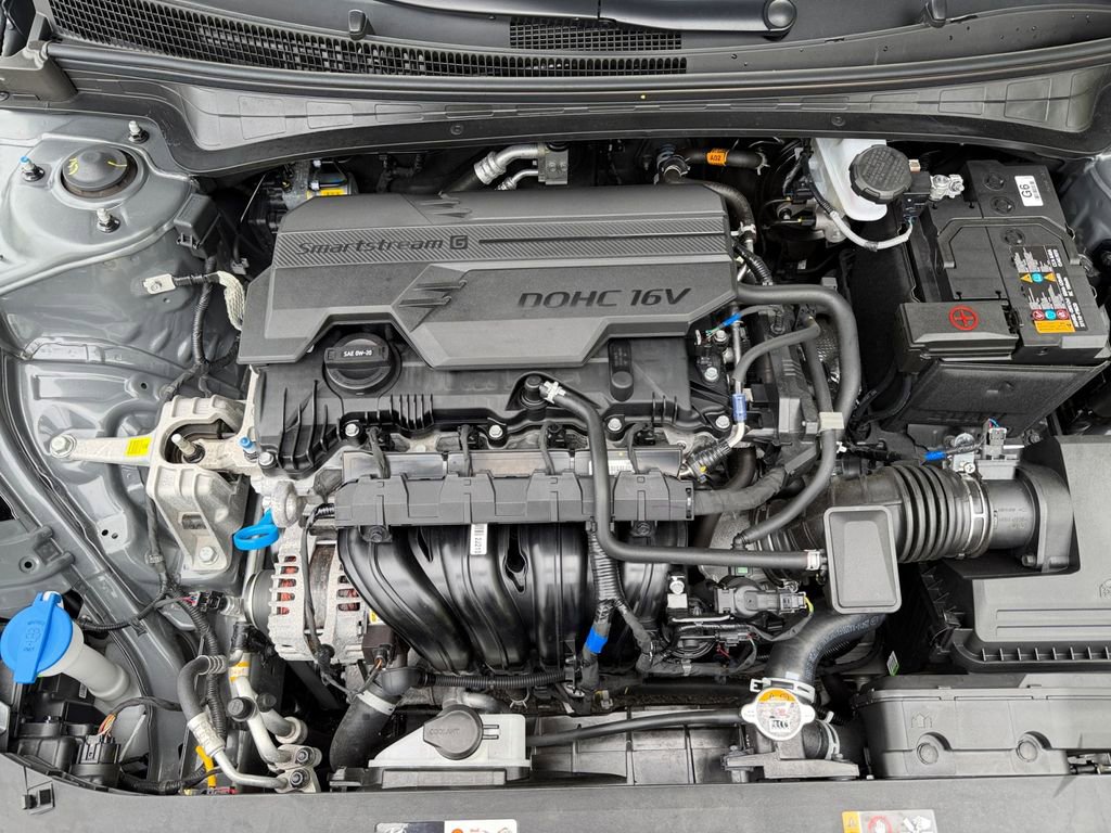 Certified 2025 Hyundai Elantra Sport FWD image 22