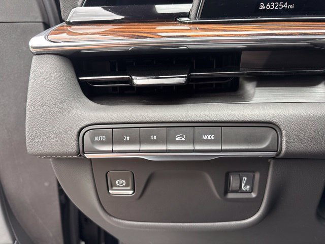 Used 2023 Cadillac Escalade ESV Premium Luxury w/ LPO, Floor Liner Package AWD/4WD image 34