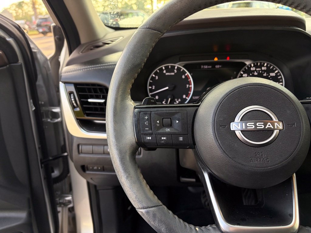 Certified 2022 Nissan Rogue SV w/ SV Premium Package FWD image 16