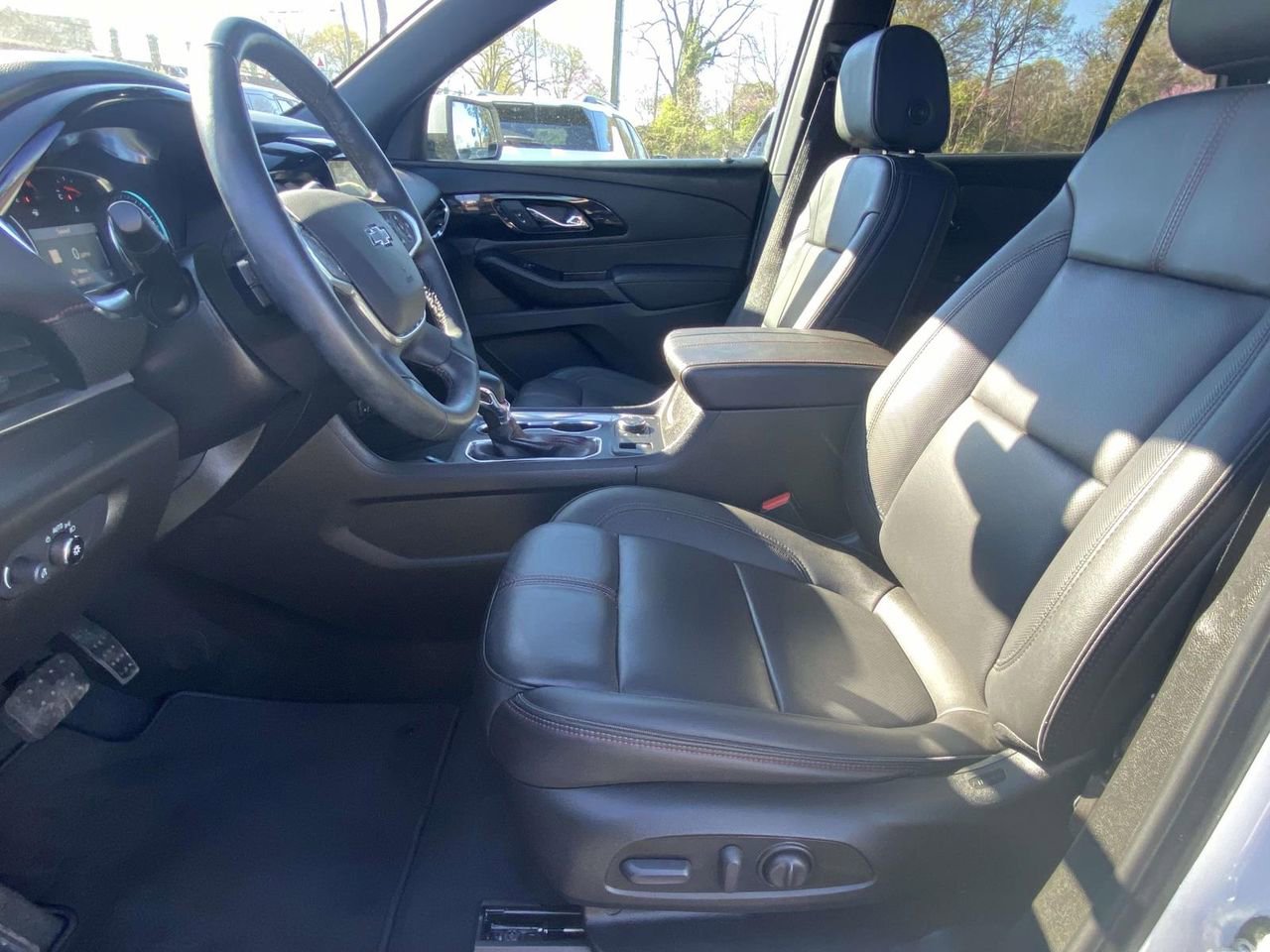 Used 2023 Chevrolet Traverse RS AWD/4WD image 15