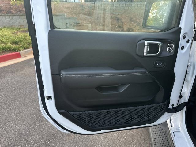 Used 2023 Jeep Wrangler Unlimited Sahara w/ Cold Weather Group image 11