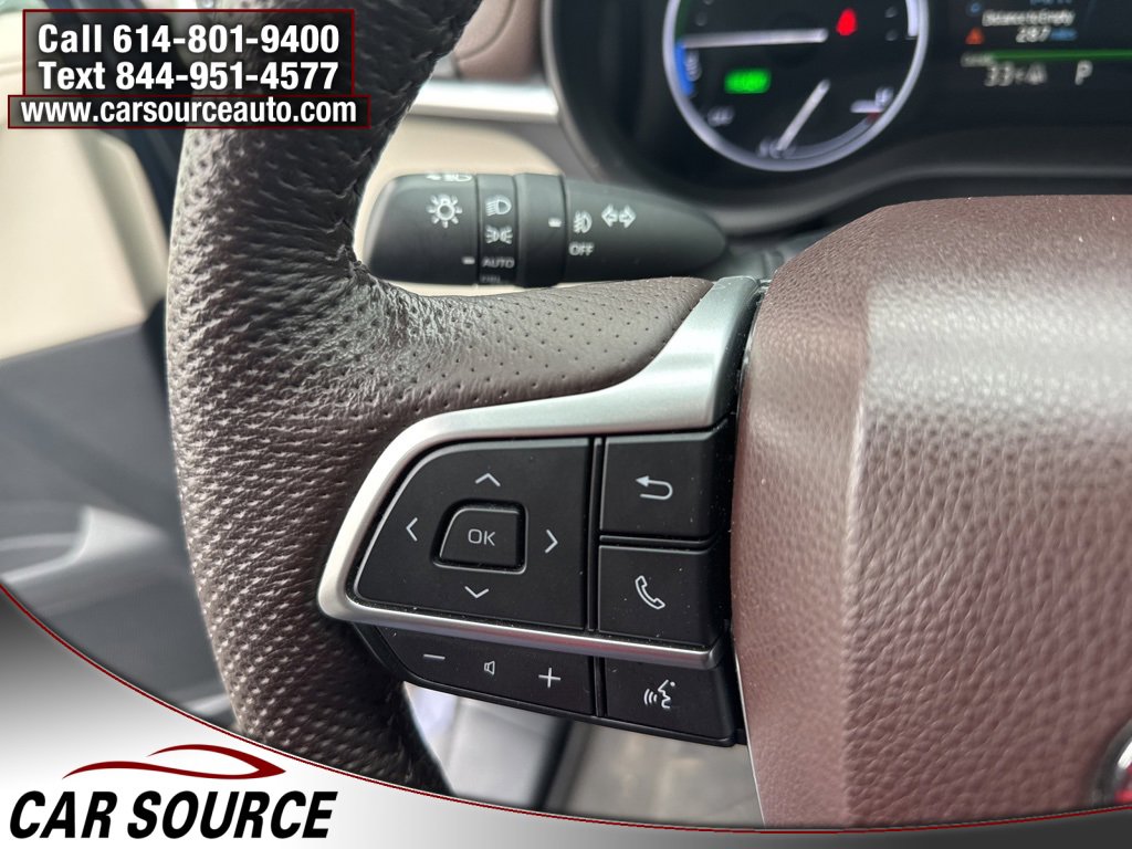 Used 2022 Toyota Sienna Platinum image 18