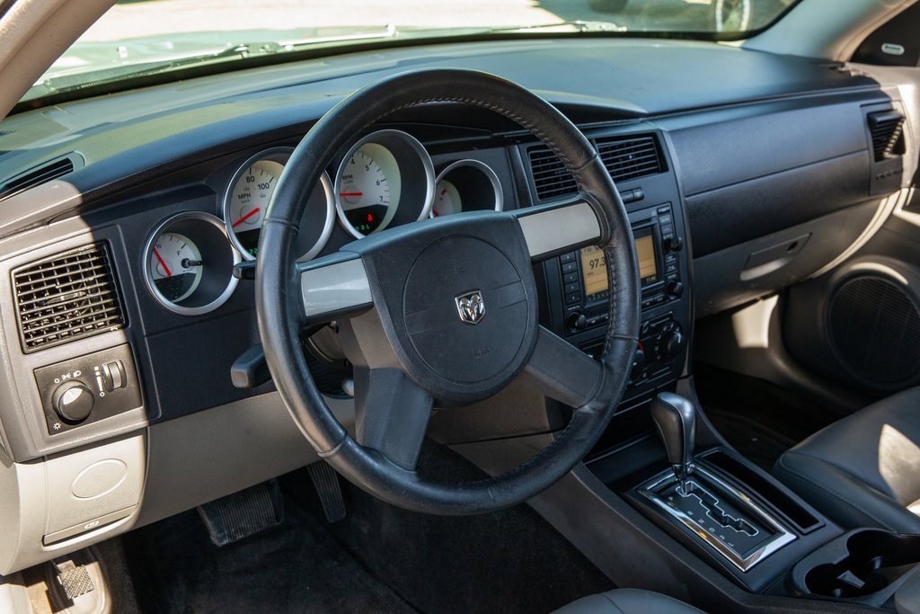 Used 2005 Dodge Magnum SE image 10