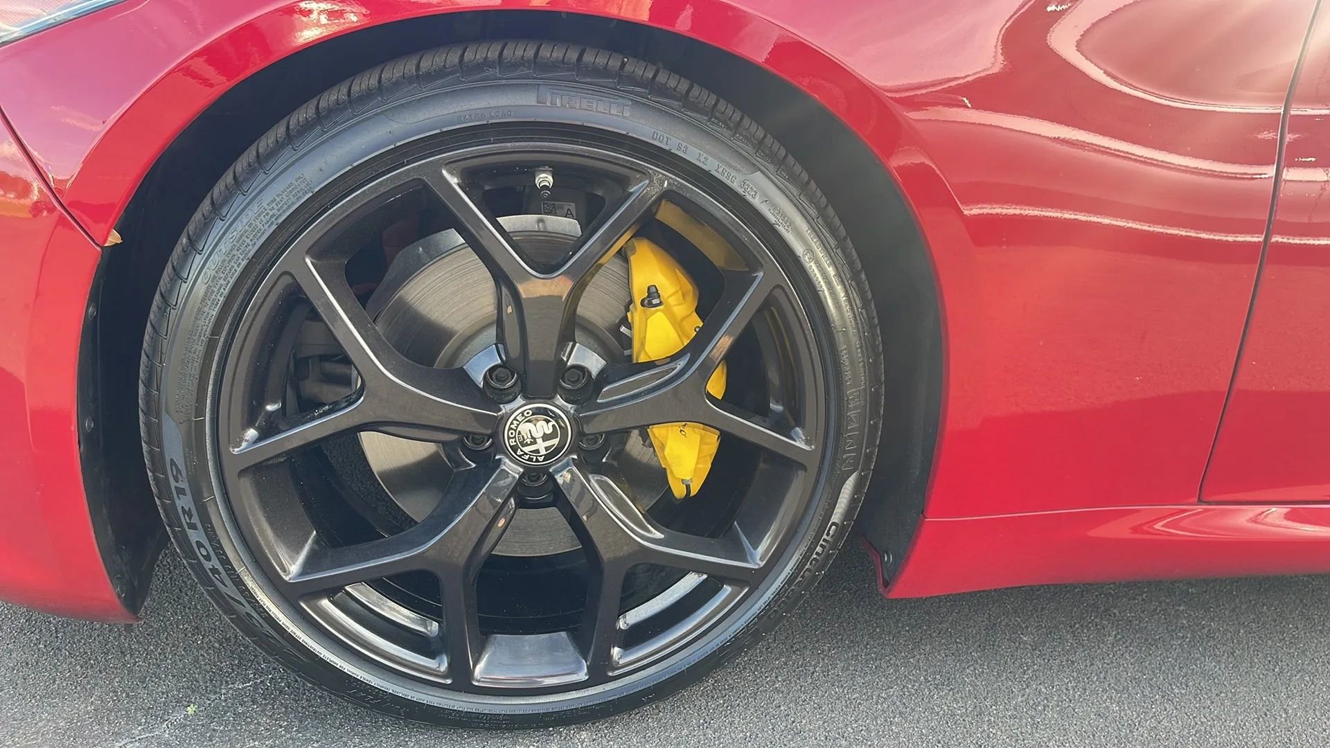 Used 2019 Alfa Romeo Giulia w/ Quick Order Package 22K Sport image 9