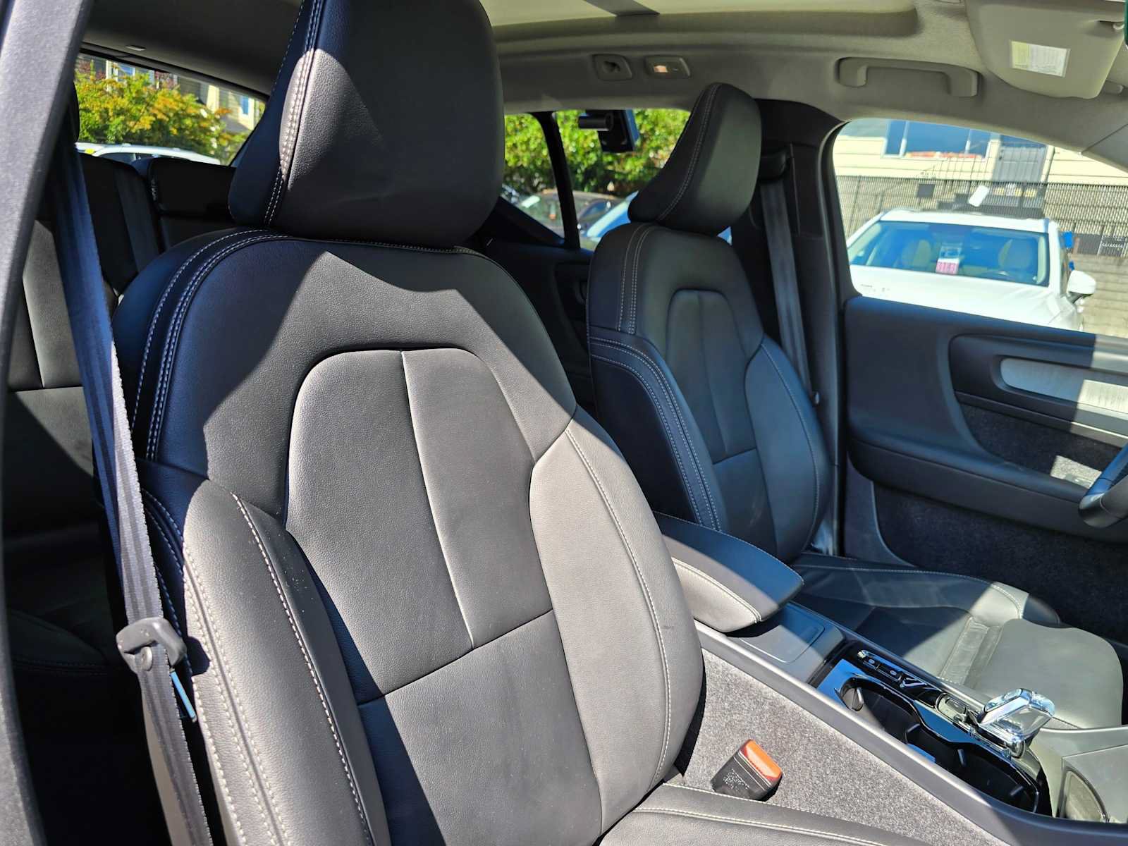 Used 2026 Volvo XC40 B5 Plus w/ Protection Package Premier AWD/4WD image 11