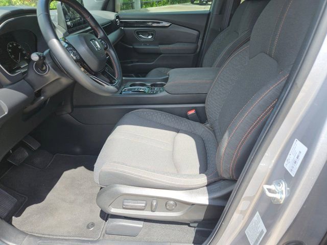Used 2025 Honda Pilot Sport image 15